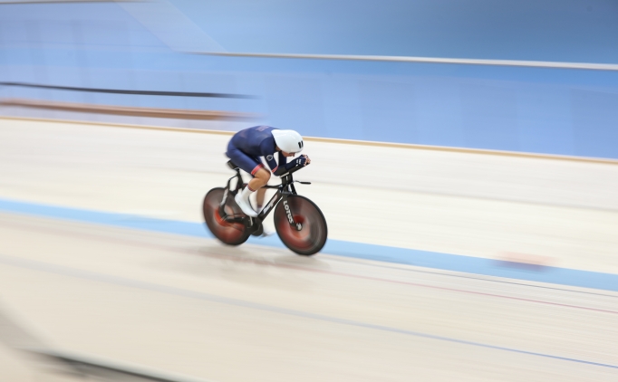 Pist bisikletinde dnya rekoru denemeleri Konya Olimpik Veledromu'nda balad