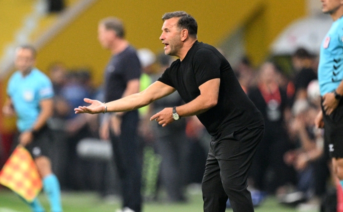 Galatasaray'da Okan Buruk'a sar� kart!