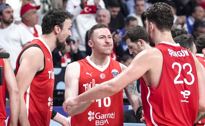 12 Dev Adam, kupa iin Almanya karsnda!