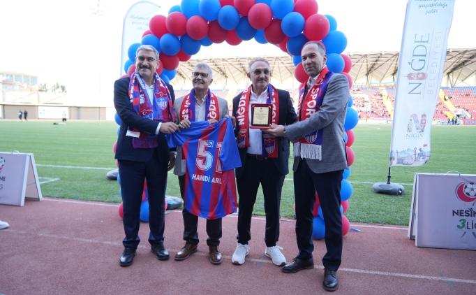 Ni�de 5 �ubat �ehir Stad� a��ld�