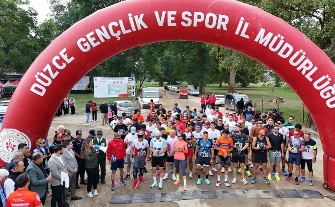 D�zce'de ko�u ve bisiklet turundan olu�an Efteni Duatlonu d�zenlendi