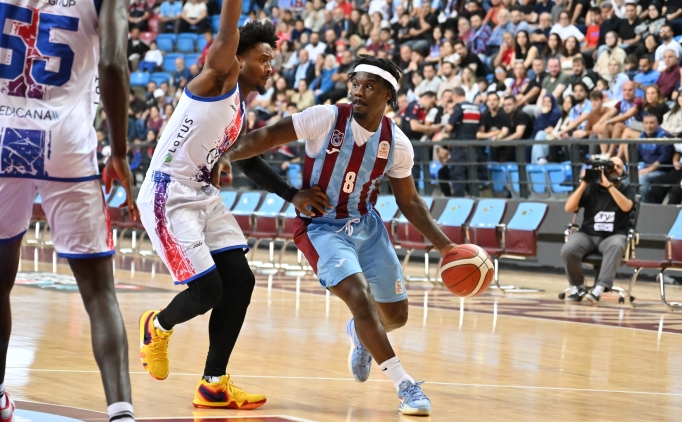 Trabzonspor, lige galibiyetle ba�lad�!