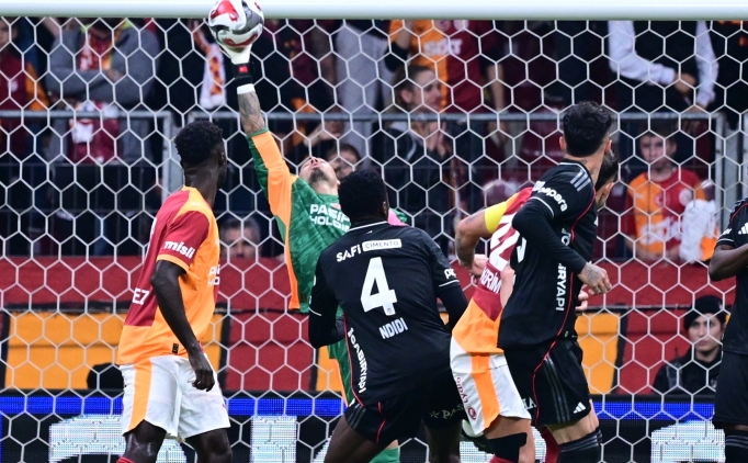 U�urcan �ak�r: 'Buruk bir sevin� ya��yoruz'