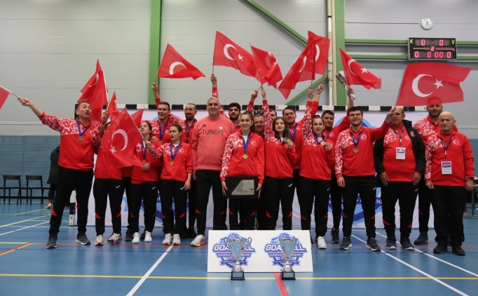 Avrupa ampiyonu Kadn ve Erkek Golbol Milli Takmlar, yurda dnd