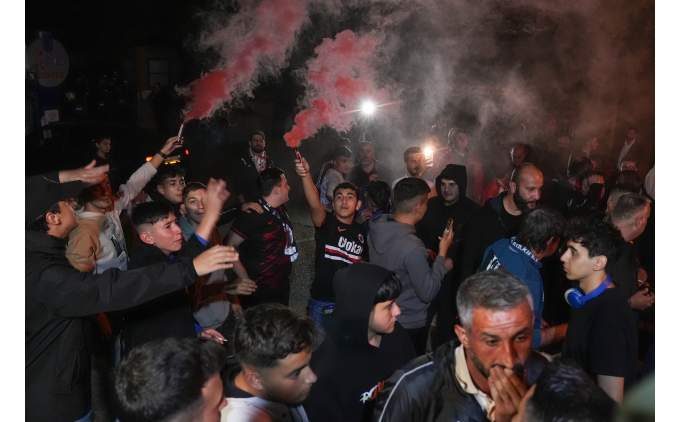 Genlerbirlii taraftar, genel kurul talebiyle Betepe'de topland