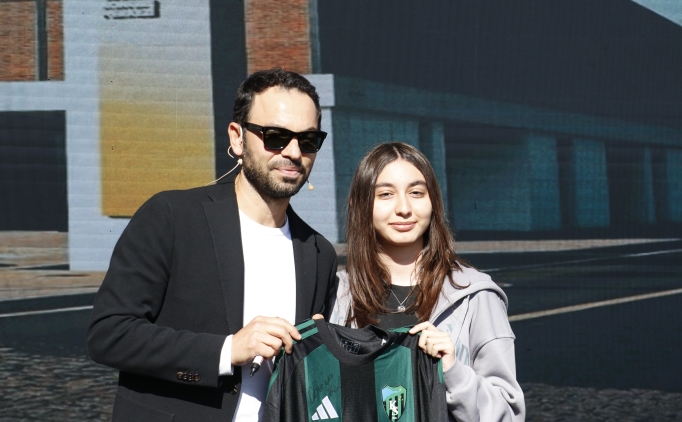 Sel�uk �nan ve futbolcular, ziyaret�ilerle bulu�tu