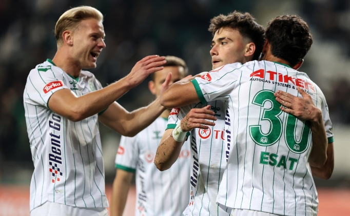 Konyaspor, sahasnda dokuz kii drt golle turlad!