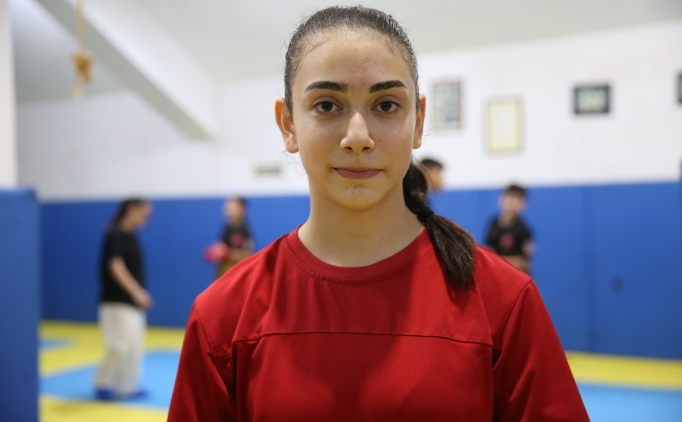 Milli karateci Semra, ailesinin hayallerini ger�ekle�tirmeye odakland�