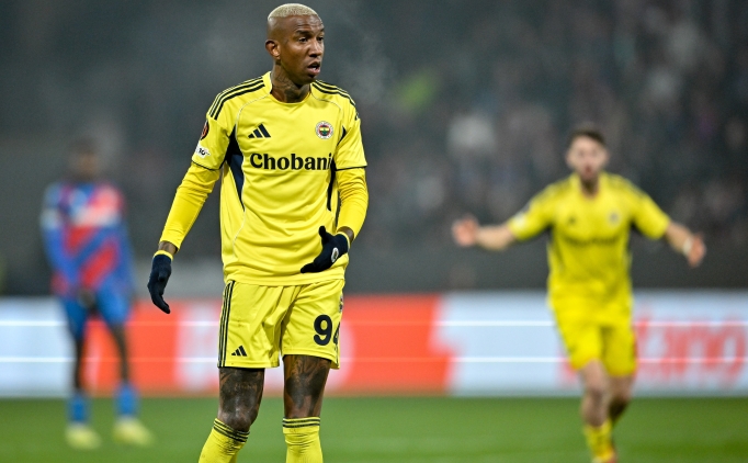 Fenerbah�e'de Talisca, ele�tirilerin oda��nda