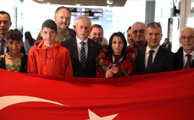 Milli wushucu Berna Tut, Ordu'da t�renle kar��land�