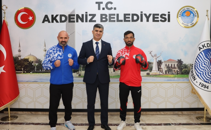 Milli kick boks�u Hatip Emlek, D�nya �ampiyonas�'nda m�cadele edecek