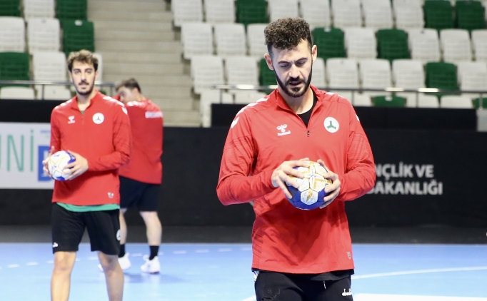 ��retmen hentbolcu Enes G�m��ok'un hedefi sporcu yeti�tirmek