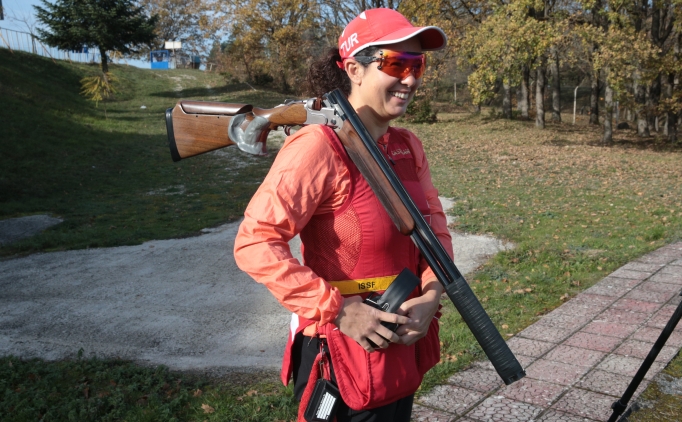 Babas� i�in at�c�l��a d�nen �i�dem �zyaman �zenir, olimpiyat kotas�n�n pe�inde