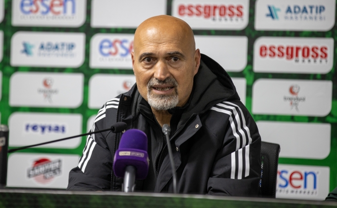 Levent A��kg�z: 'Deplasmanda 1 puan i�in oyuncular�m�z �zg�n'