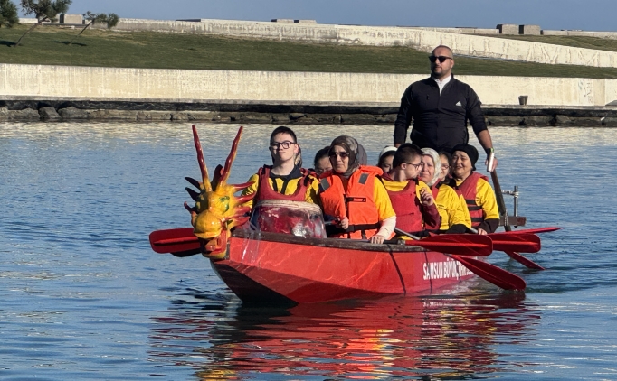 Samsun'da Dragon Bot Yar��lar�'nda engelli sporcular k�rek �ekti