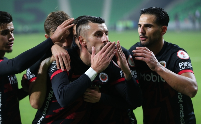 Gen�lerbirli�i, Sakarya'da ikinci yar� a��ld�!