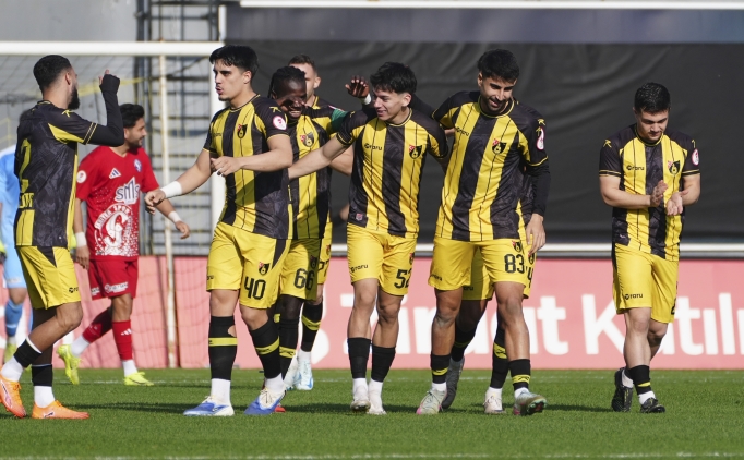 �stanbulspor'dan Sar�yer'e gol ya�muru!