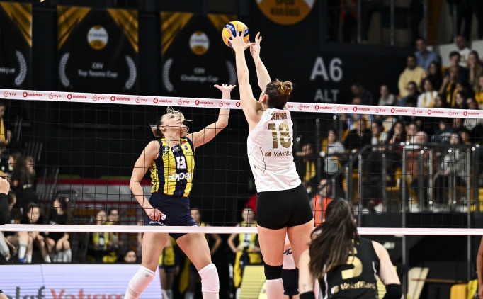 Fenerbahçe evinde VakıfBank'ı devirdi