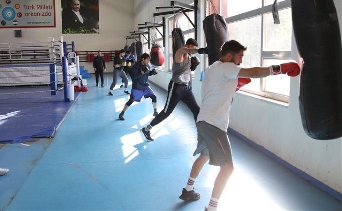 Dalk�ran: 'Kamplar� kalabal�k tuttuk, en iyisini bulmaya �al���yoruz'