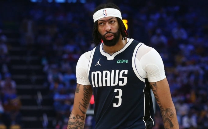 Anthony Davis, g�z ameliyat� sonras� Mavericks antrenman�na d�nd�