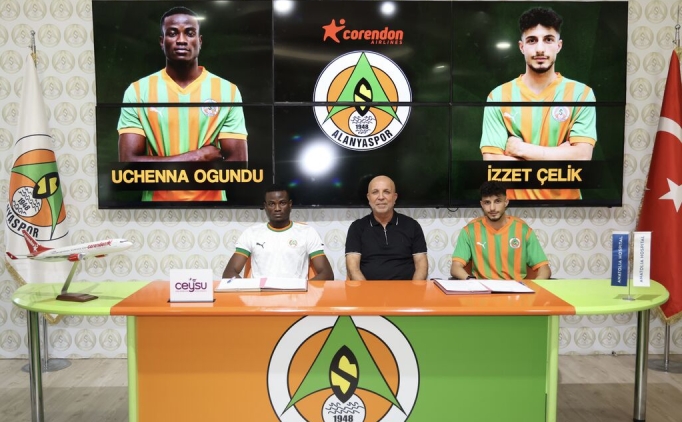 Alanyaspor, Uchenna Ogundu ve İzzet Çelik için imza töreni düzenledi