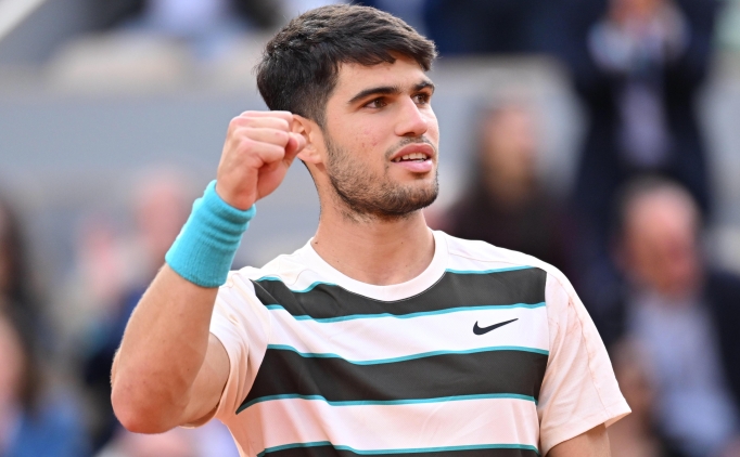 Carlos Alcaraz ve Elena Rybakina, ABD Ak'ta 4. tura ykseldi