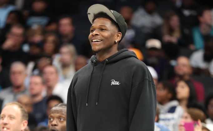 Anthony Edwards, temasl antrenmanlara dnd