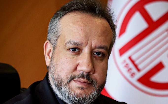 Antalyaspor Ba�kan� Sinan Boztepe g�revi b�rakt�!