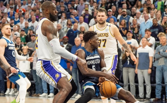 LeBron'dan tartışmalı faul kararına tepki: 'El topun bir parçası'