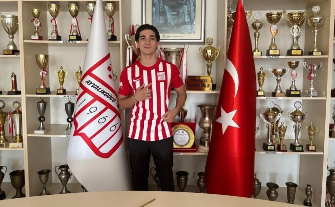 Efe Sayhan, Ayval�kg�c� Belediyespor'da