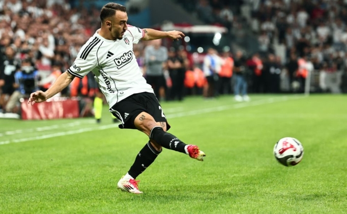 Be�ikta�'ta G�khan Sazda�� g�ven verdi!