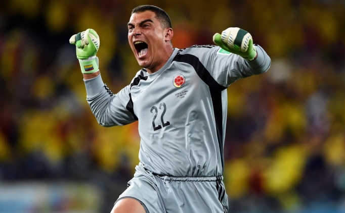 Mondragon'dan U�urcan �ak�r'a 'Son dakika kurtar���'