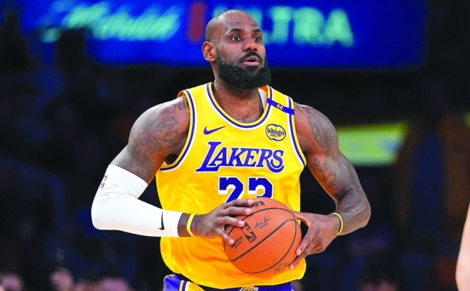 LeBron James ve Lakers yönetimi arasında 'gerilim' iddiası