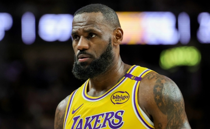 LeBron, siyatik rahatszl nedeniyle en az 3-4 hafta yok