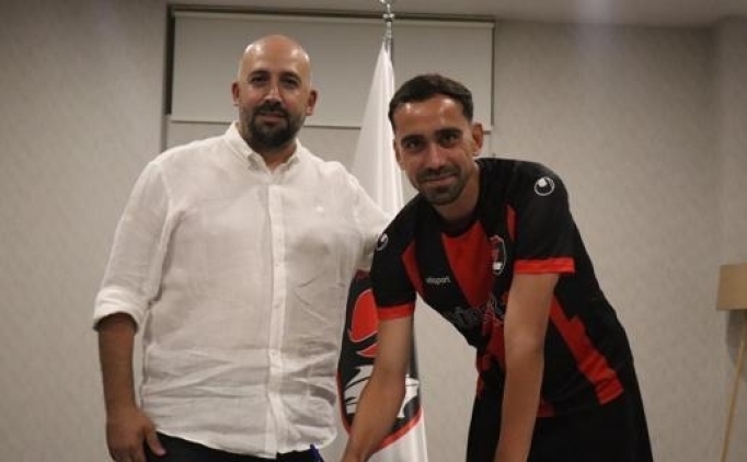 Bura al bir sene daha Manisa Basket'te