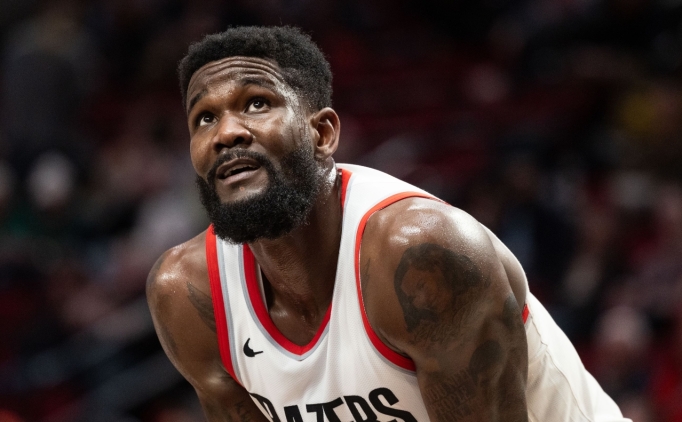 Lakers, Deandre Ayton ile 2 yıllık anlaşma imzalıyor