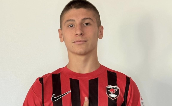 Denizli �dmanyurdu, gen�lere imza att�rd�