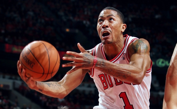 Bulls, Derrick Rose'un 1 numaral� formas�n� emekliye ay�r�yor