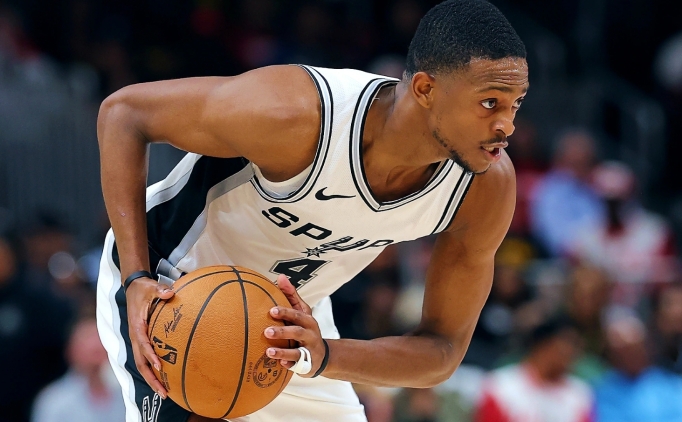 Spurs, De'Aaron Fox'n geleceini San Antonio'da ekillendirmek istiyor