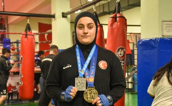 Milli boks�r �eyma D�zta�, d�nya ���nc�s� oldu