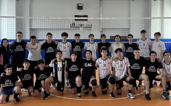 Akademik ba�ar�s�yla �n plandaki Vefa Lisesi, erkek voleybolunda da iddial�