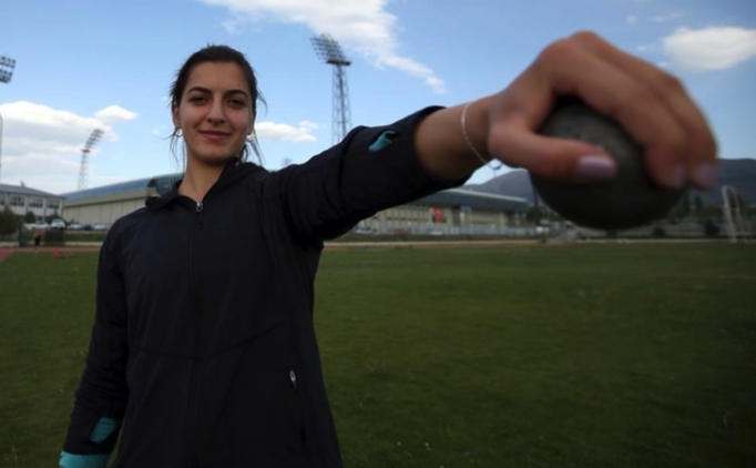 Milli ciriti Esra Trkmen'in hedefi dnya ampiyonluu