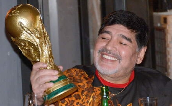 Y�ld�z Tilbe'den �a��rtan Maradona payla��m�!