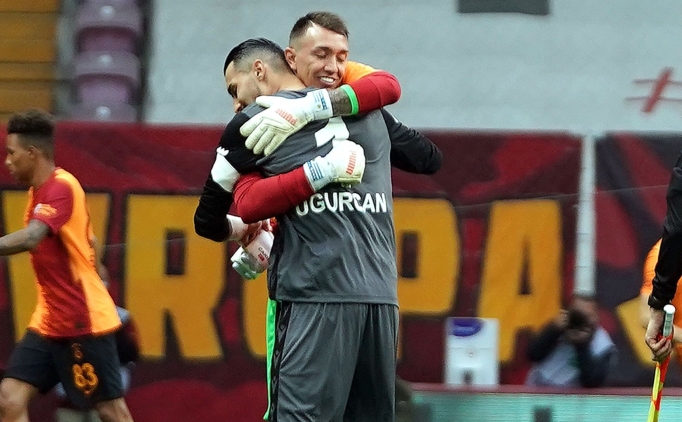 Muslera'dan U�urcan'a �zel tebrik