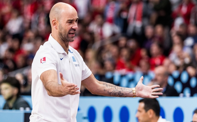 Yunanistan, Spanoulis'i uzatt