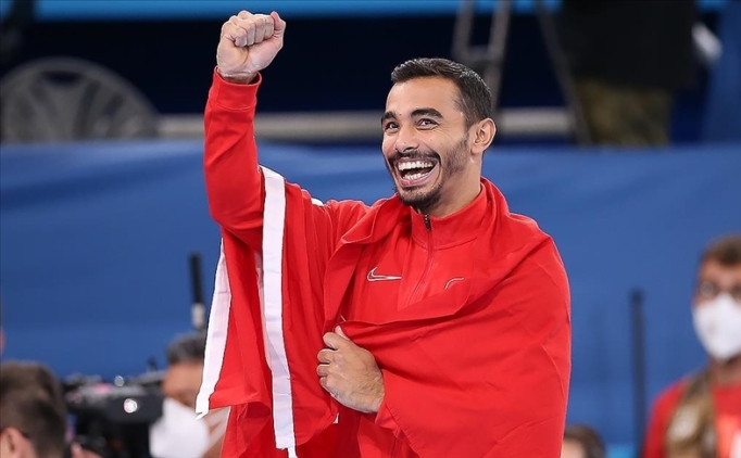 Ferhat Ar�can'dan artistik cimnastikte alt�n madalya!