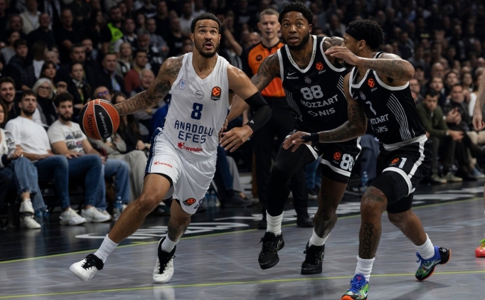 Anadolu Efes, Belgrad deplasmannda malup