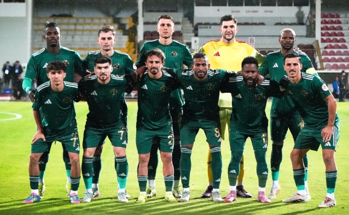 10 ki�ilik Esenler Erokspor, Boluspor'u �� golle devirdi!