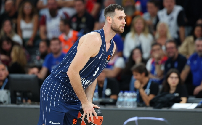 Anadolu Efes'e Georgios Papagiannis'ten k�t� haber!