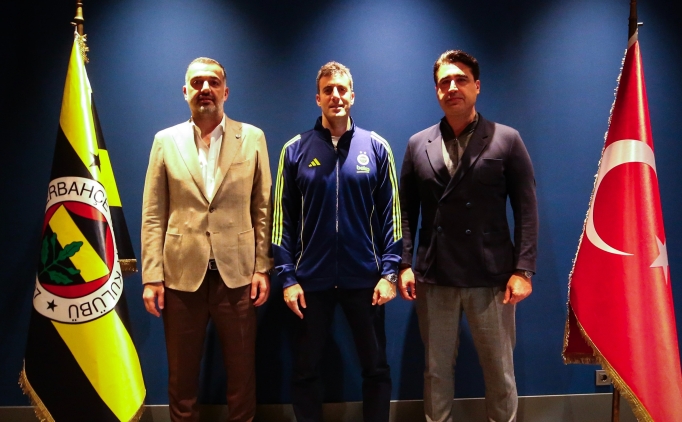 Fenerbah�e'de yeni s�zle�me: Derya Yannier